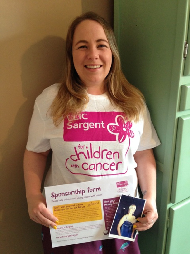 Main image for Mum to shave her head for charity