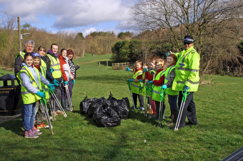 Main image for Dodworth volunteers do rubbish blitz
