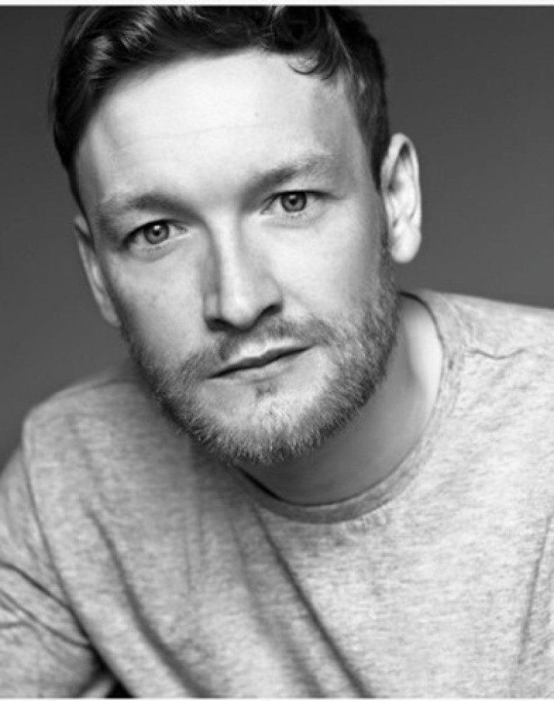 Main image for Actor to run 10k in memory of Barry Hines
