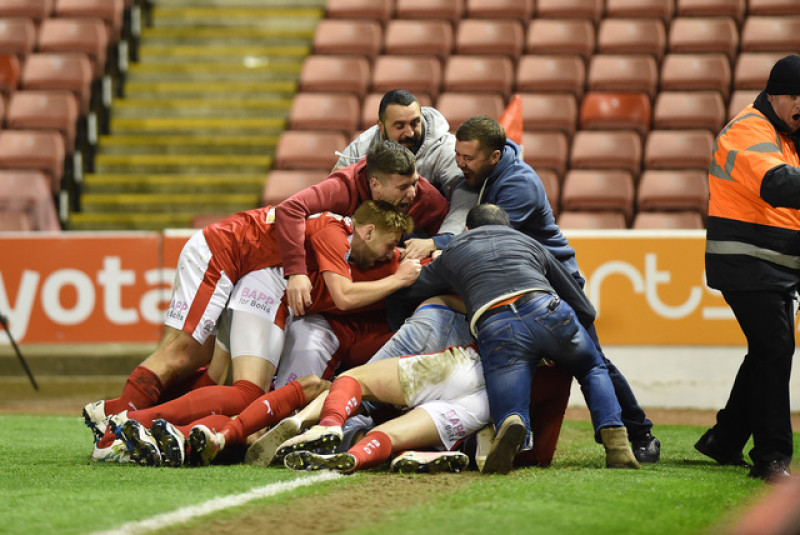 Main image for Williams' injury-time strike puts Reds level with top six