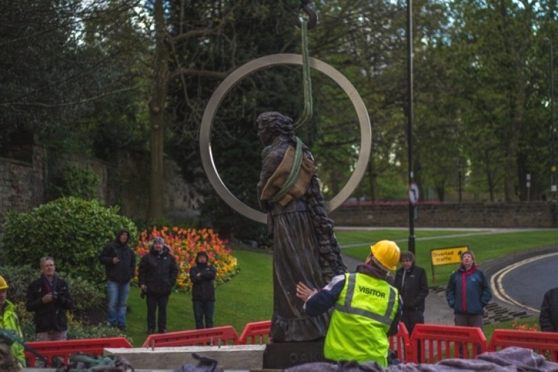 Main image for Locals get sneak peak of Oaks memorial