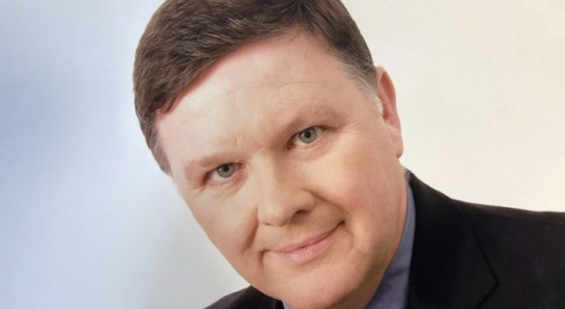 Main image for TV journalist Len dies aged 63