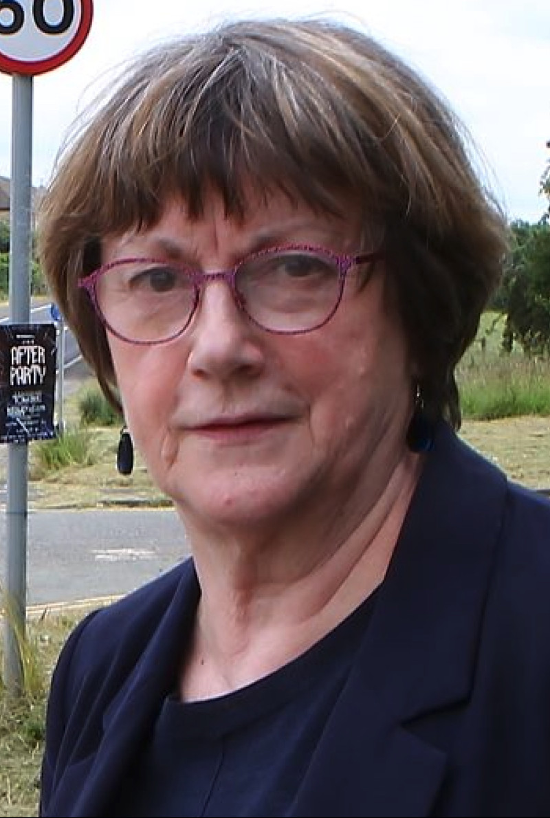 Main image for Tributes are paid to retiring councillors