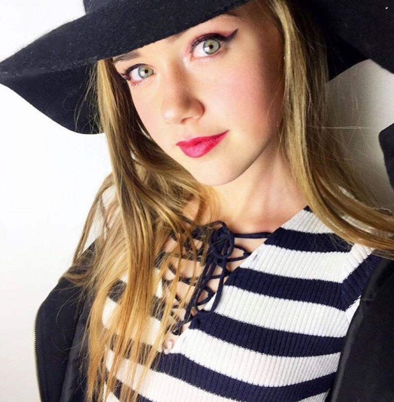 Main image for Teen through to beauty pageant semi-final