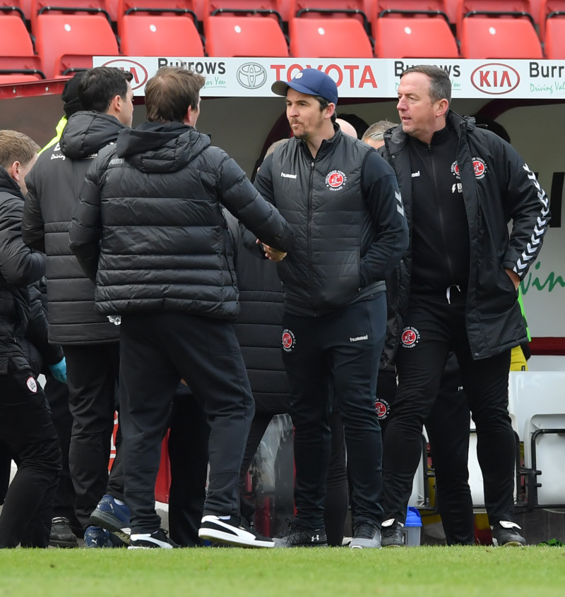 Main image for Barnsley complain to EFL and FA over Stendel 'assault' 