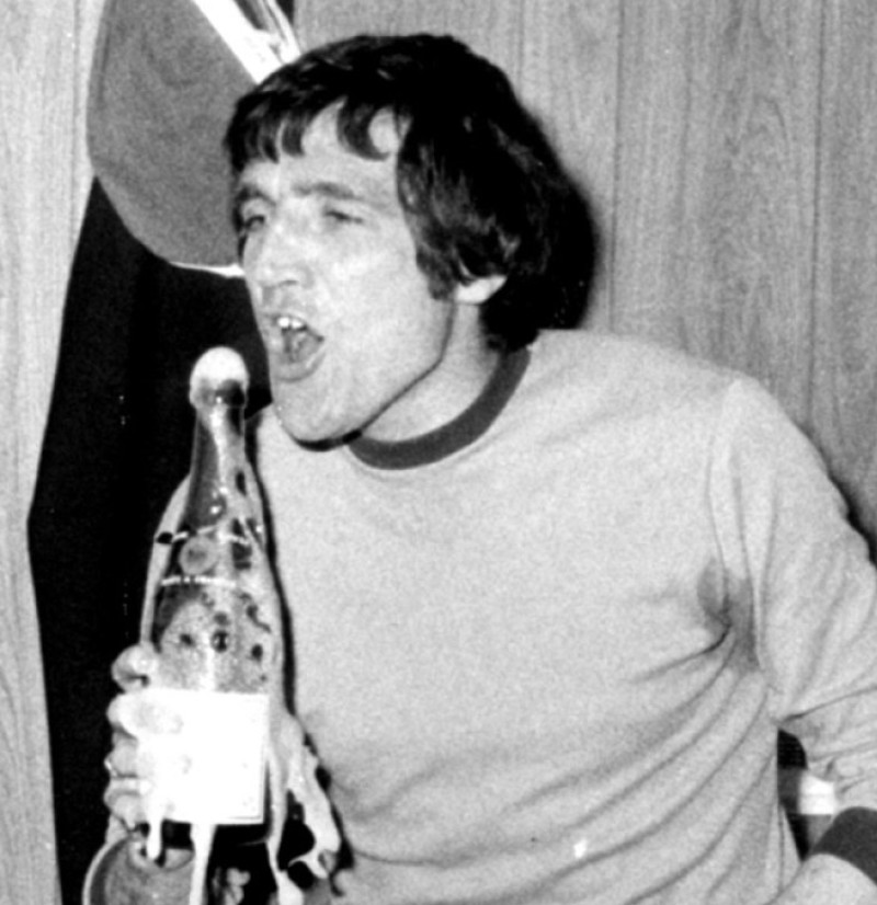 Main image for Reds legends pay tribute to Norman Hunter 