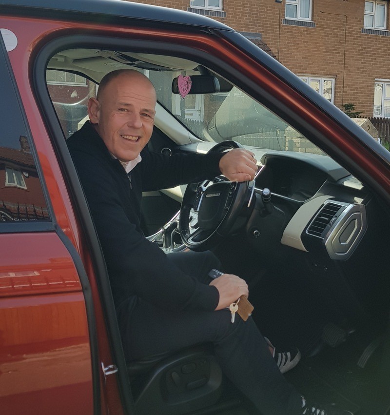 Main image for NHS workers being offered free lifts to hospital