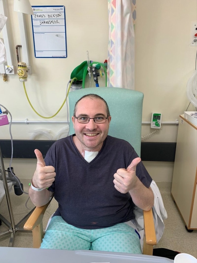 Main image for James pays tribute to hospital heroes
