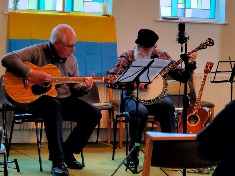 Main image for Folk concert raises money for Ukrainians