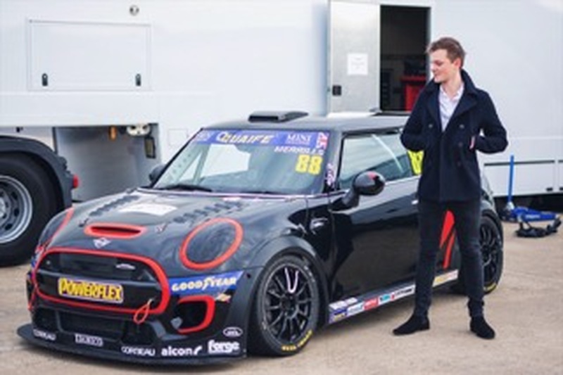 Main image for Racer sets up own team