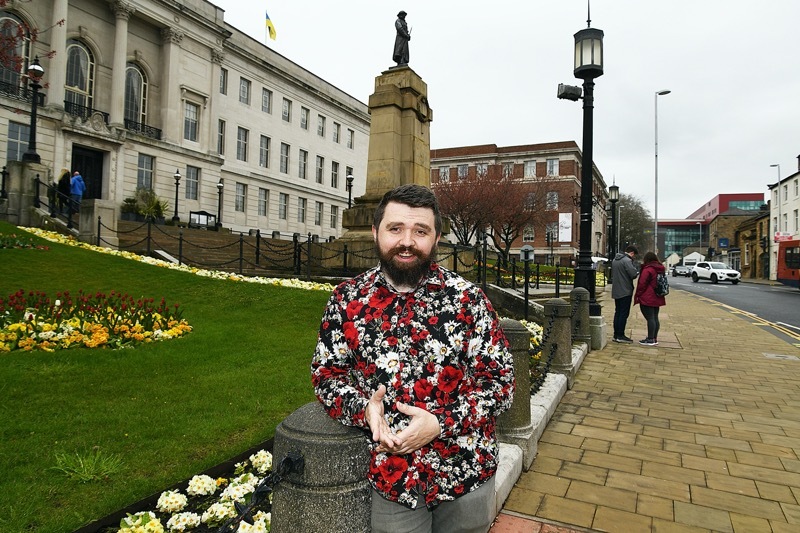 MAN IN THE KNOW: Guide Joshua Daniels.  Picture: Wes Hobson.  PD092072.