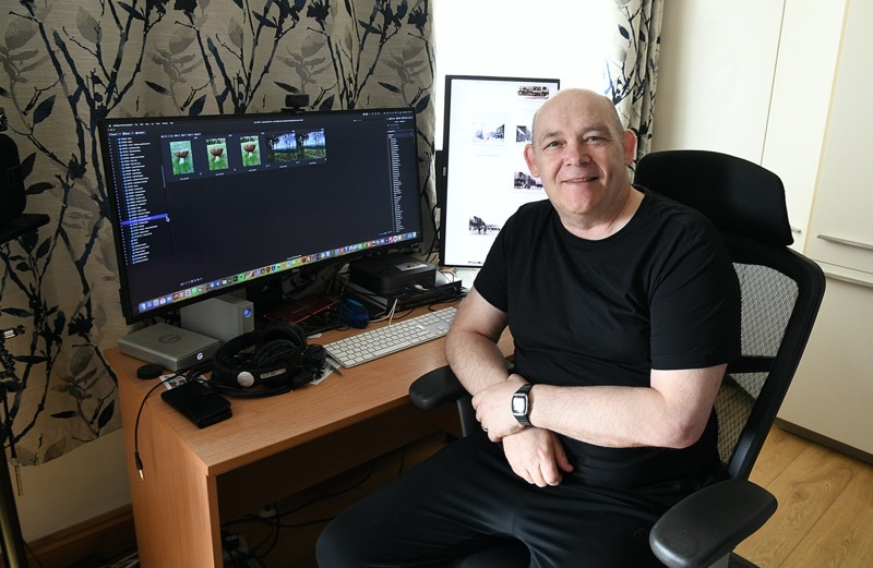 PHOTOGRAPHIC WIZARD: Stuart Sykes.  Picture: Wes Hobson.  PD092062