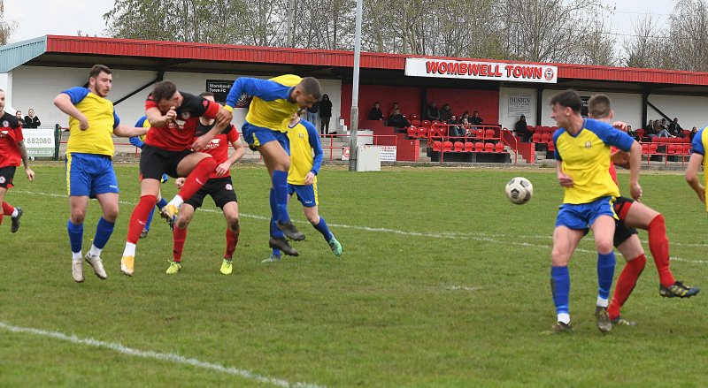 Main image for Top two Dodworth and Wombwell Main win midweek derbies
