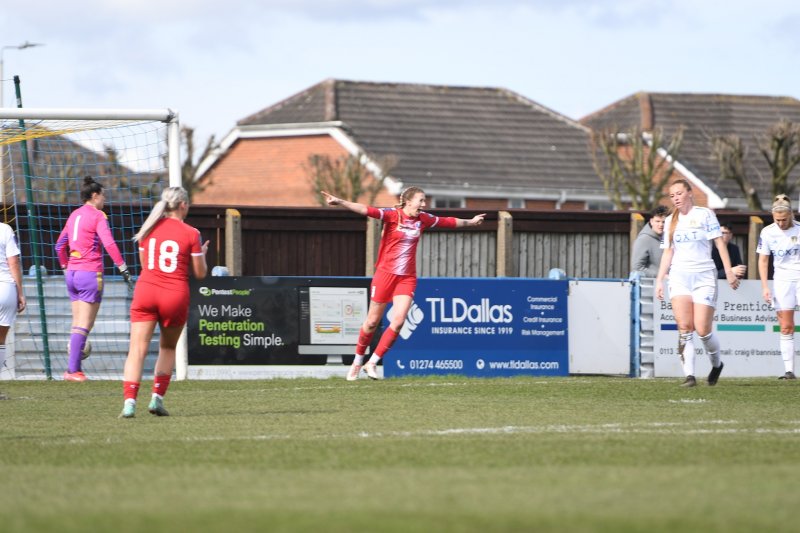 Louise Biggins scores. Picture: Ian Stevens.