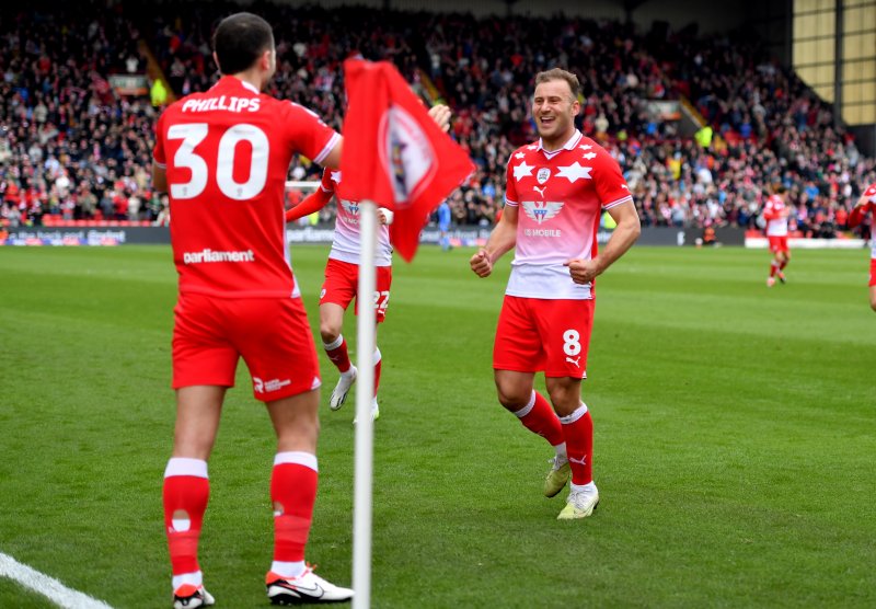 Main image for Reds face Bolton in play-offs after final day draw