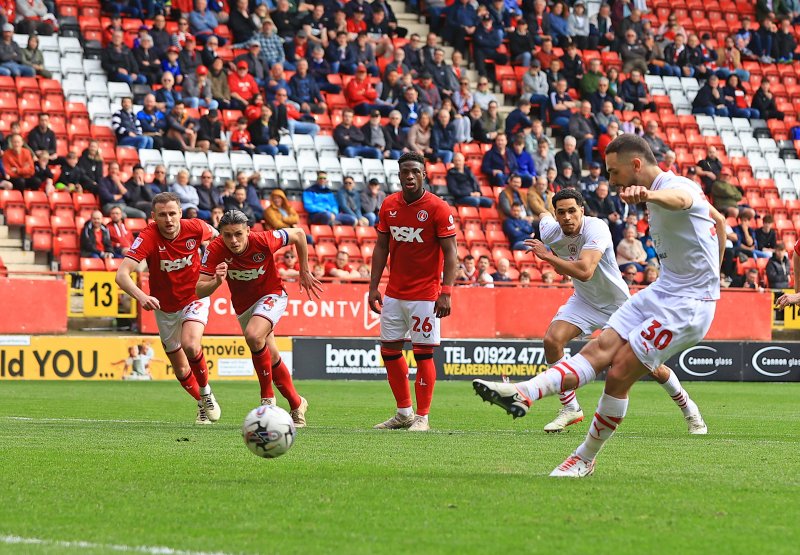 Main image for Scorer Phillips confident Barnsley will avoid ‘disaster’