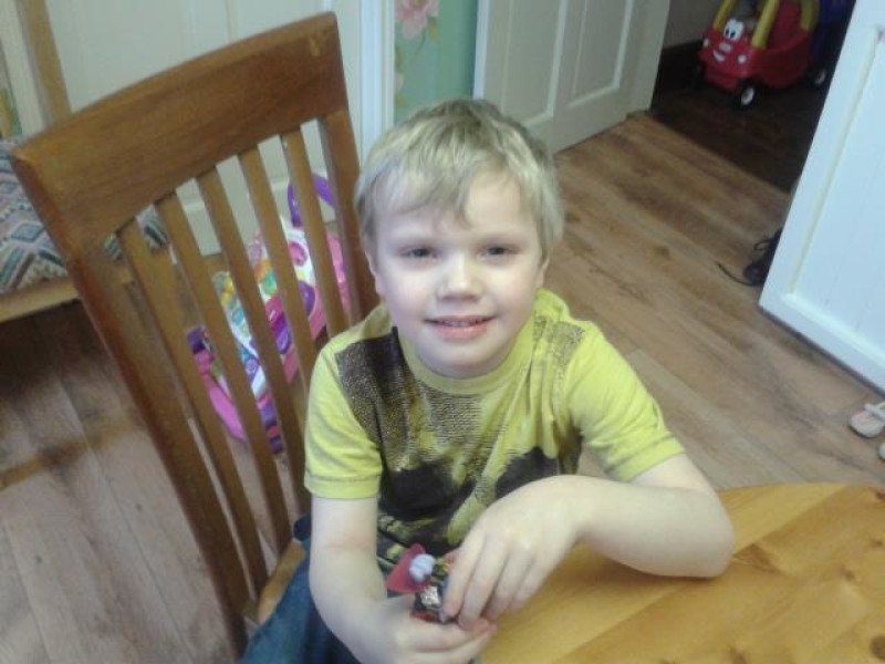 Main image for Family creates wristbands for sick son