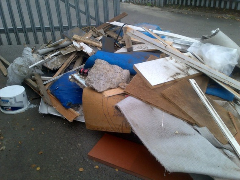 Main image for Suspended sentence for flytipper