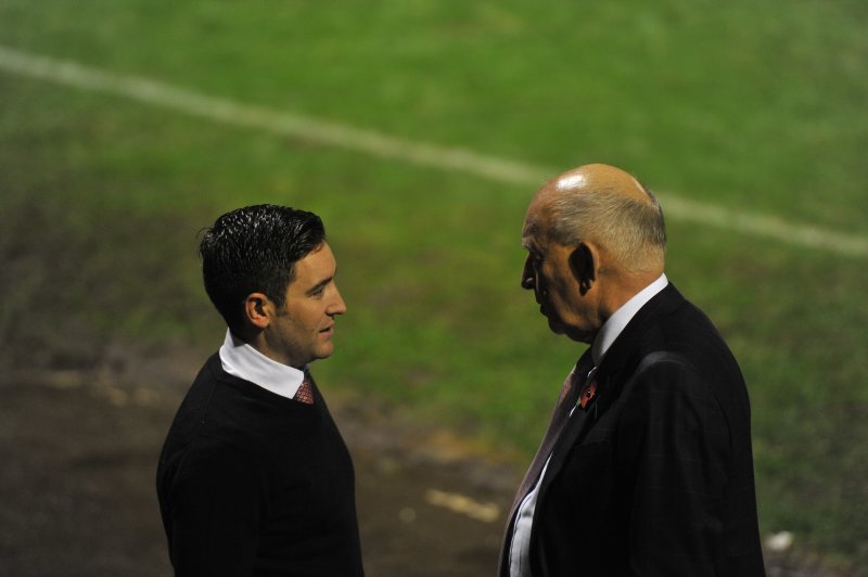 Main image for Tributes paid after former Reds chairman dies