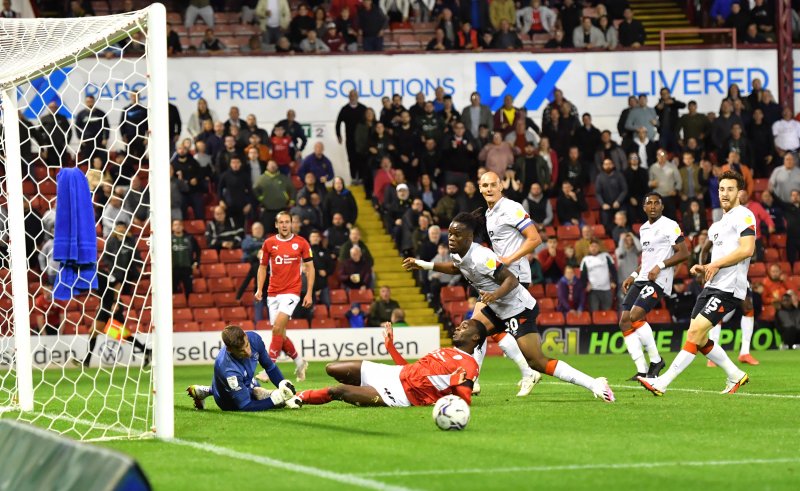 Main image for Reds suffer first defeat