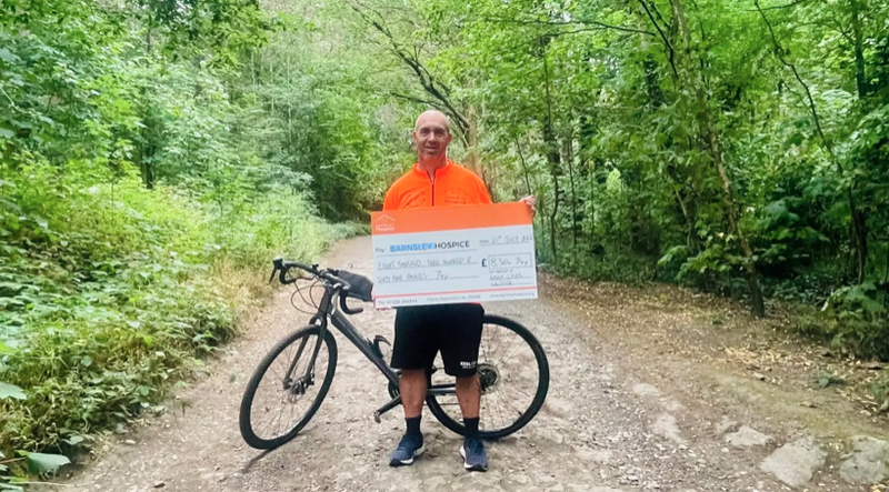Main image for Gavin raises £8,000 for hospice