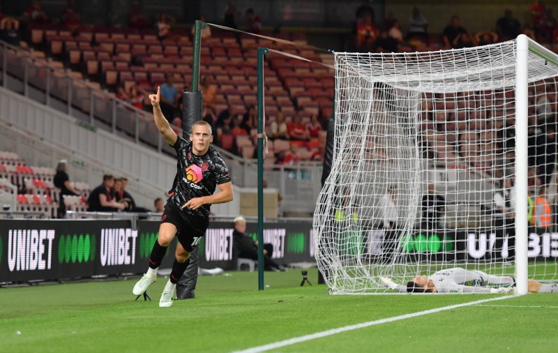 Main image for Benson nets last-gasp winner