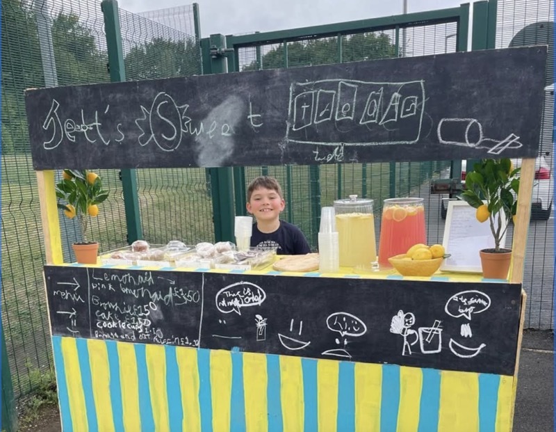 FIZZY FUNDRAISER: Jett Edwards