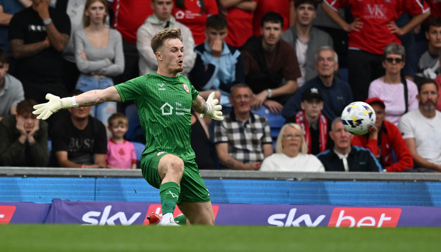 Main image for Reds suffer first defeat