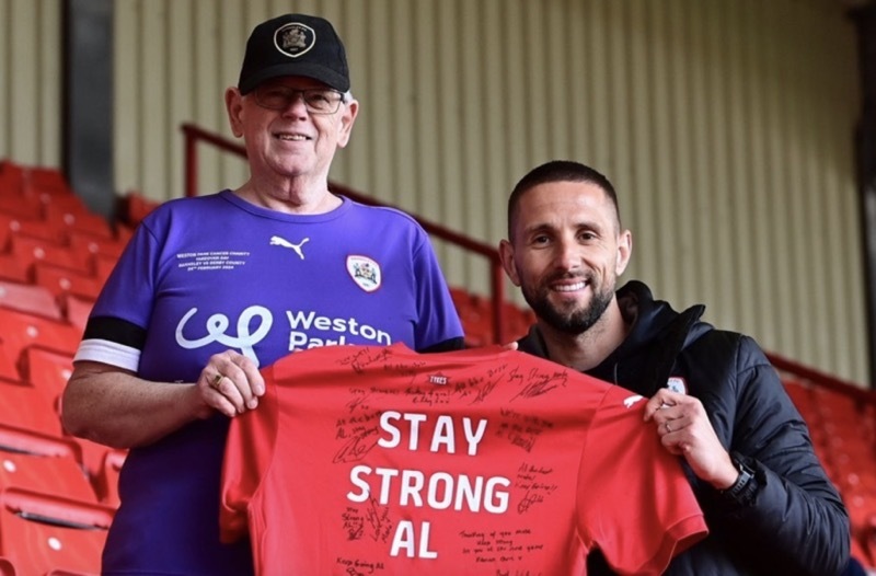 Tribute: Alan with Conor Hourihane.