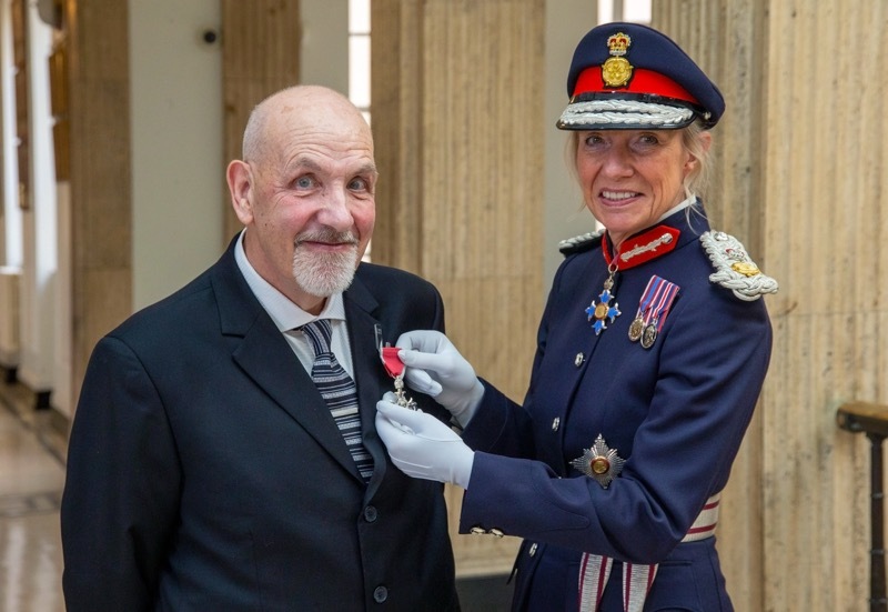 Main image for Renowned sculptor Graham receives MBE in beloved hometown