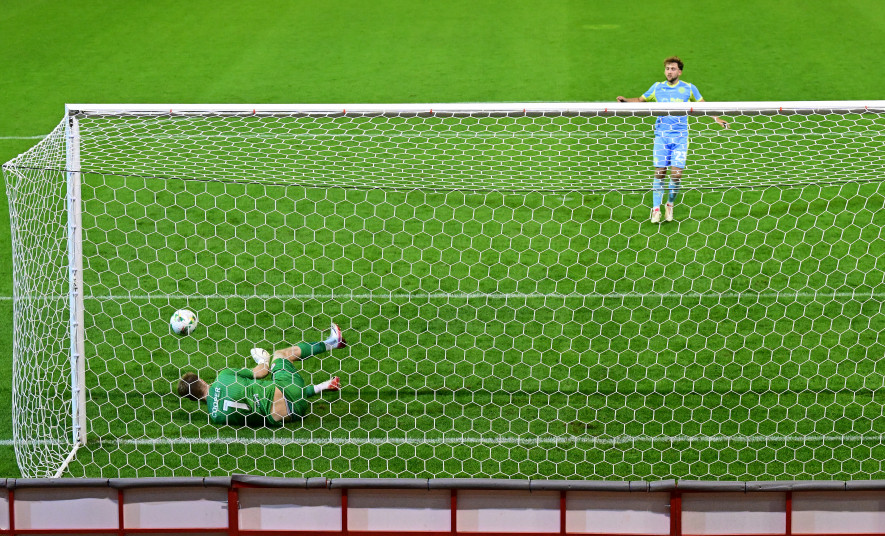 Main image for Reds win on penalties to set up Millers meeting