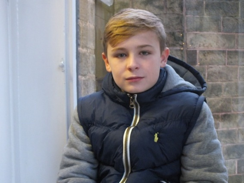 Main image for Dragon's Den star brands lad 'rude'