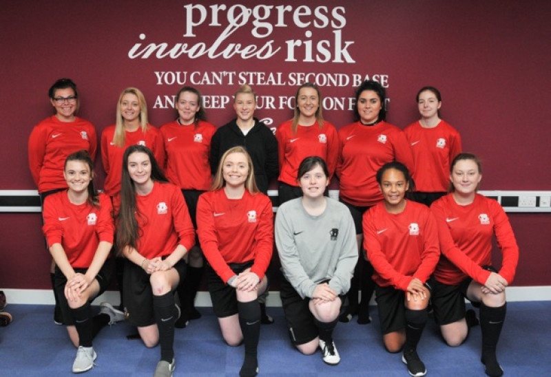 Main image for England footballer visits Barnsley College