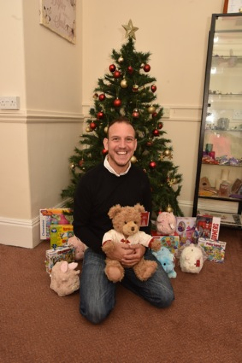 Main image for Medium collecting toys for children at Christmas