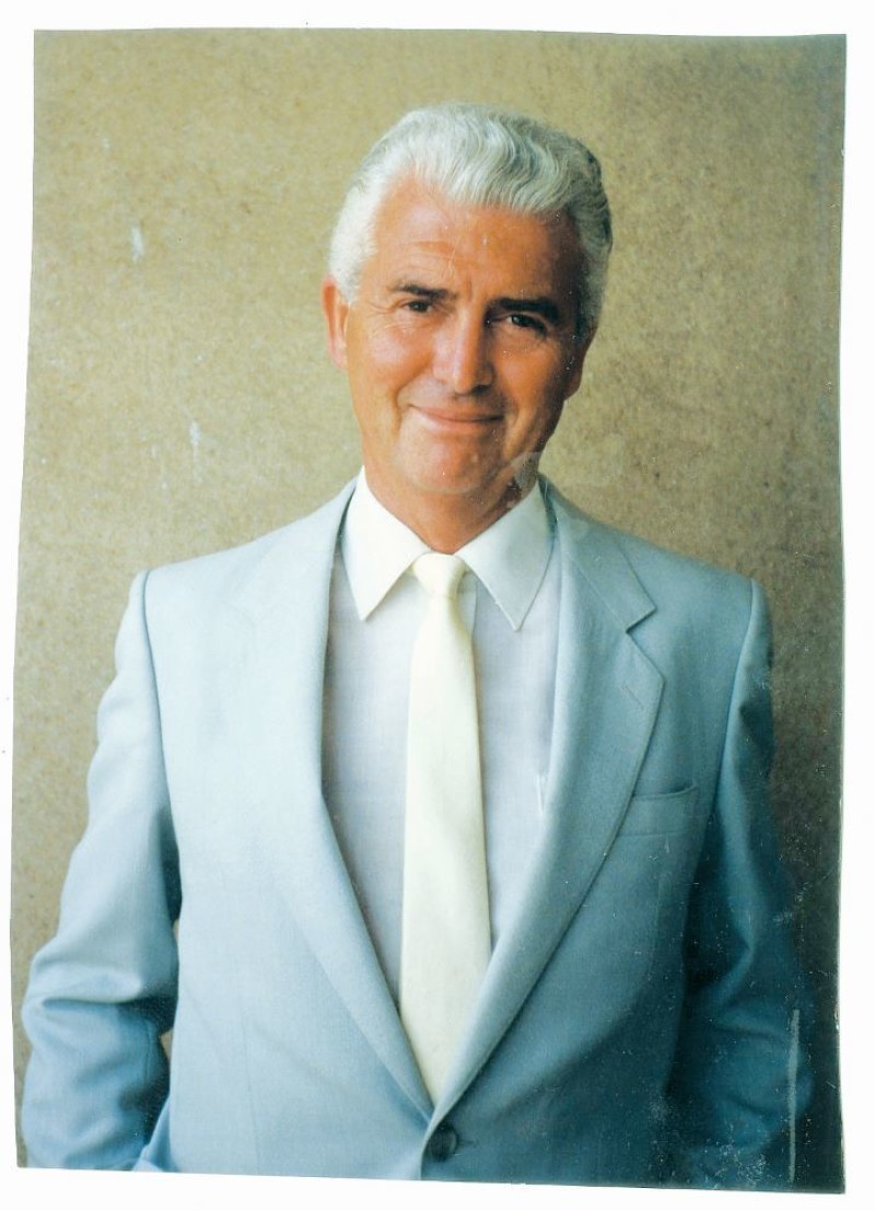Main image for Tributes paid to well known solicitor Douglas