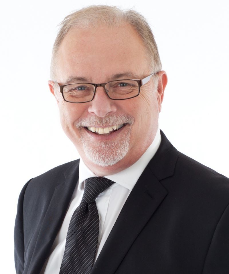 Main image for Hospital chairman to step down