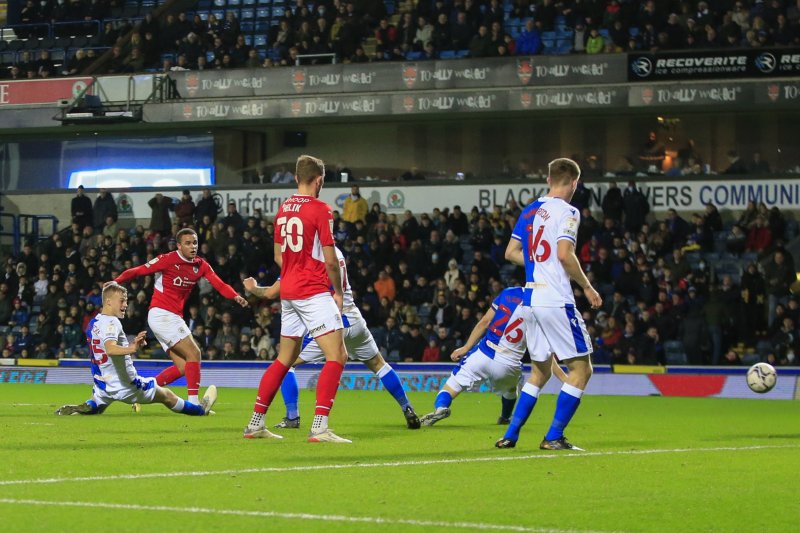 Main image for Morris insists Barnsley won’t be like his 16/17 Rotherham team