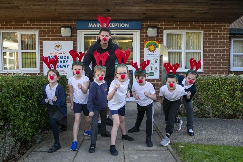 Main image for Schoolchildren raise cash for hospice