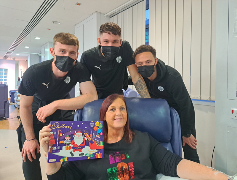 Main image for Players stop off at cancer hospital