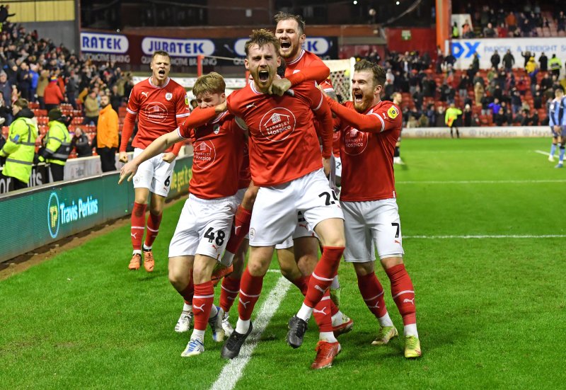 Main image for Reds praised for 'finding way to win'