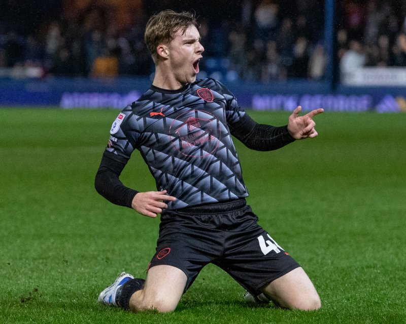 Main image for 'A very very good away performance'
