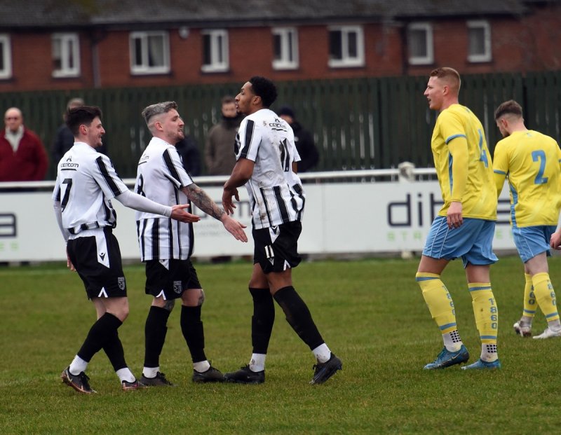 Main image for Penistone stun Emley in front of 689