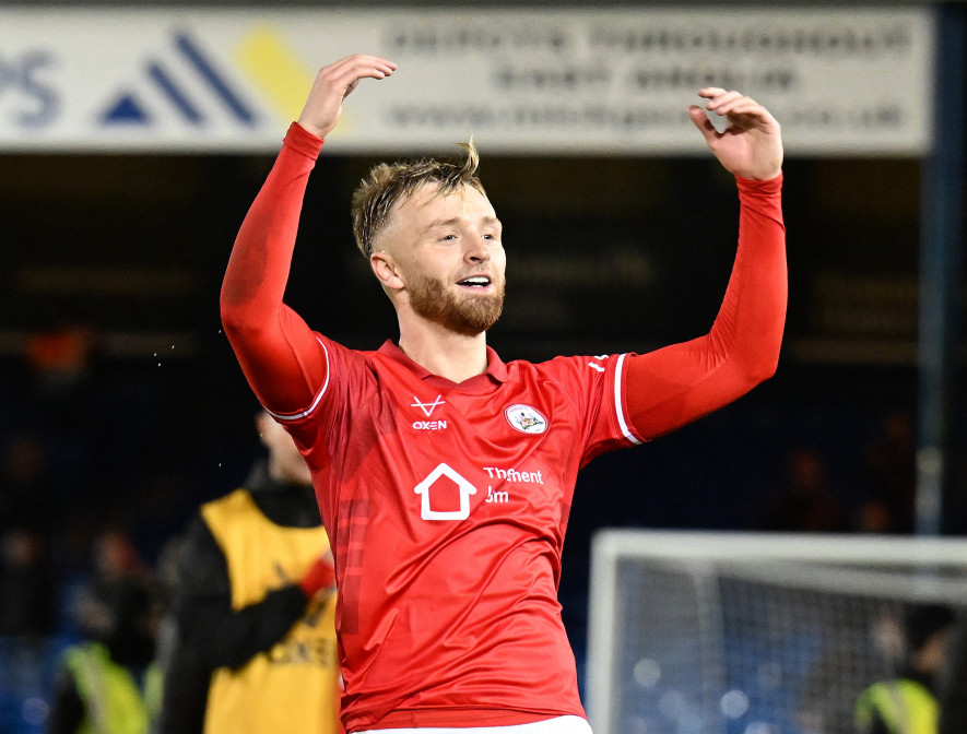 Main image for Reds to assess Earl and Roberts before Orient