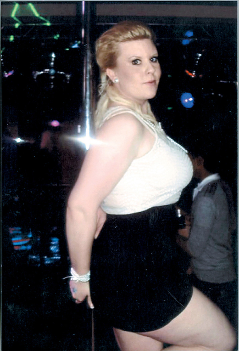 Main image for Lingerie model reveals all on shrinking eight dress sizes