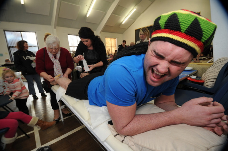 Main image for Servicemen complete charity leg wax