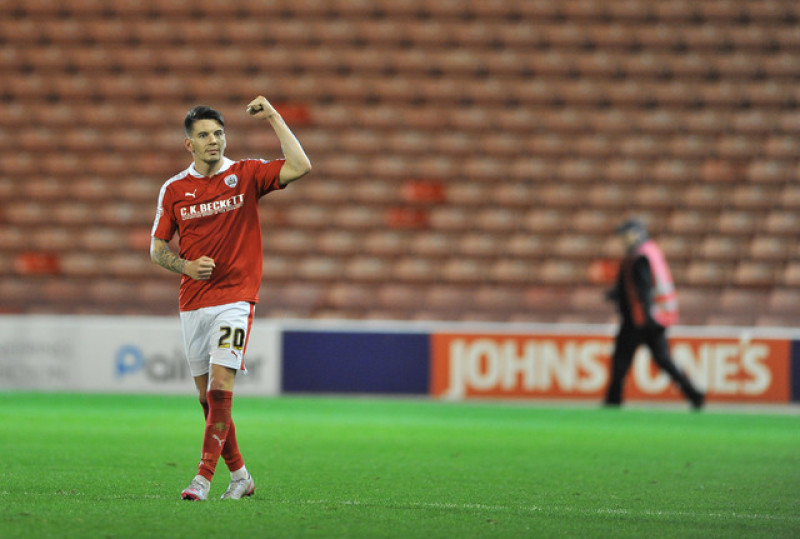 Main image for Davies saves put Barnsley in Wembley final