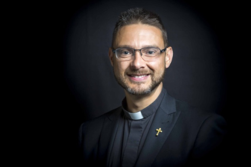Main image for Priest calls for more donors