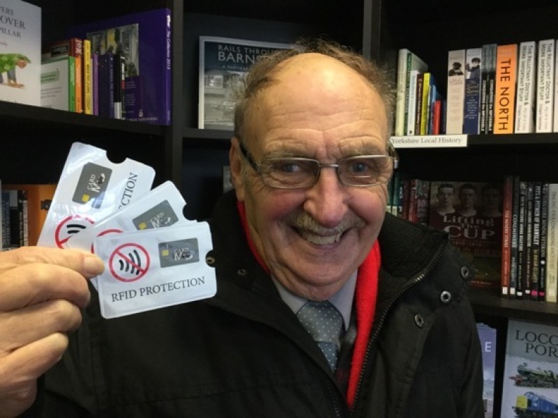 Main image for Neighbourhood Watch giving away anti debut card fraud device