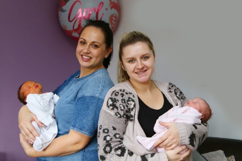 Main image for Sister act as cousins Annie and Marnie born on the same day