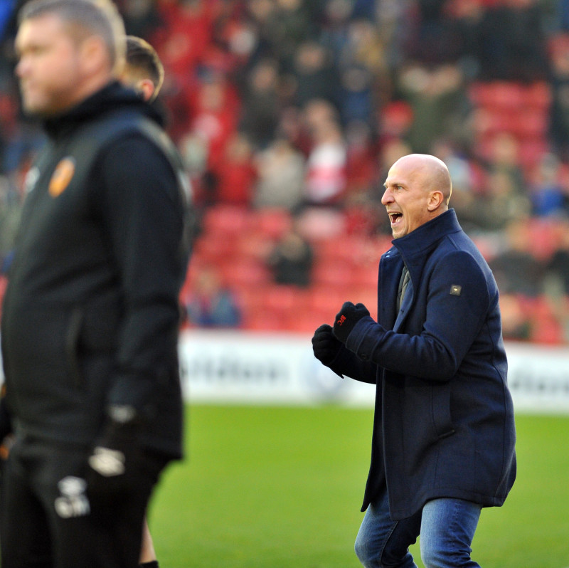 Main image for Reds hope to extend Hull's bad run 